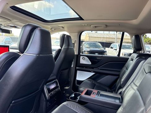 Certified 2023 Lincoln Aviator Reserve w/ Equipment Group 201A AWD/4WD image 12