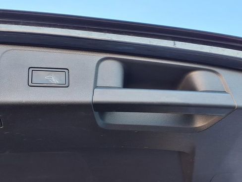 Used 2024 Volkswagen Atlas SE image 27