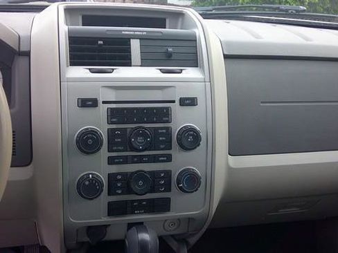 Used 2012 Ford Escape XLT image 7