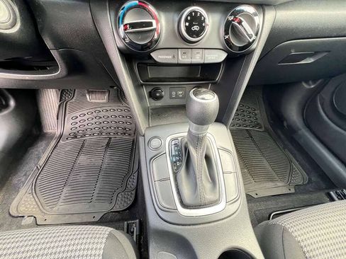 Used 2021 Hyundai Kona SE FWD image 9