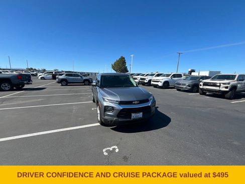 Used 2022 Chevrolet TrailBlazer LS FWD image 3
