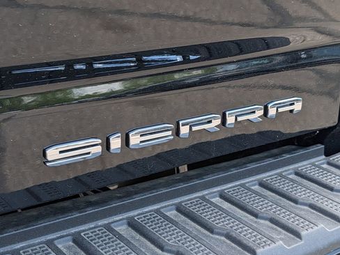 New 2026 GMC Sierra 3500 Denali w/ Denali Reserve Package AWD/4WD image 16