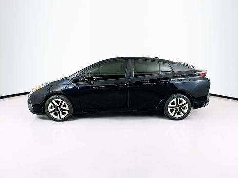 Used 2018 Toyota Prius Three Touring image 4