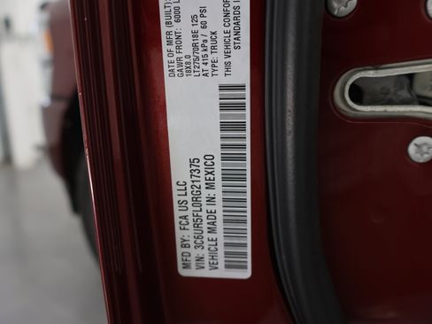 Used 2024 RAM 2500 Laramie AWD/4WD image 71