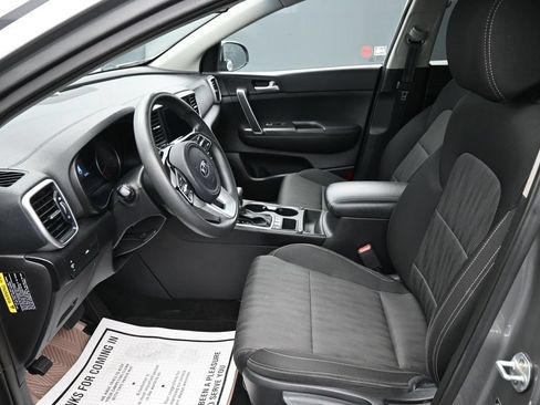 Used 2020 Kia Sportage LX AWD/4WD image 11