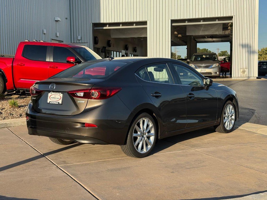 Used 2017 MAZDA MAZDA3 Grand Touring w/ Premium Equipment Package FWD image 5