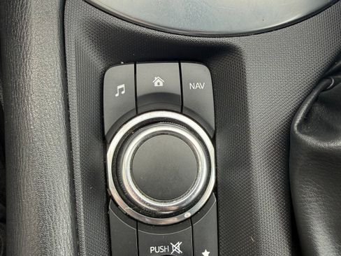 Used 2017 FIAT 124 Spider Lusso RWD image 7