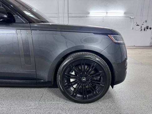 Used 2023 Land Rover Range Rover SE AWD/4WD image 4