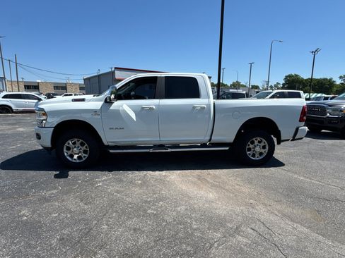Used 2024 RAM 2500 Laramie AWD/4WD image 3