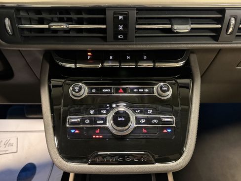 Used 2020 Lincoln Corsair FWD w/ Convenience Package image 11