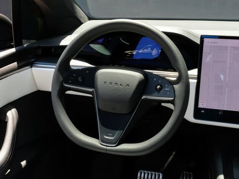 Used 2026 Tesla Model X Plaid AWD/4WD image 22