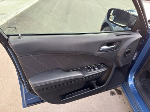 Used 2023 Dodge Charger SXT w/ Blacktop Package image 12