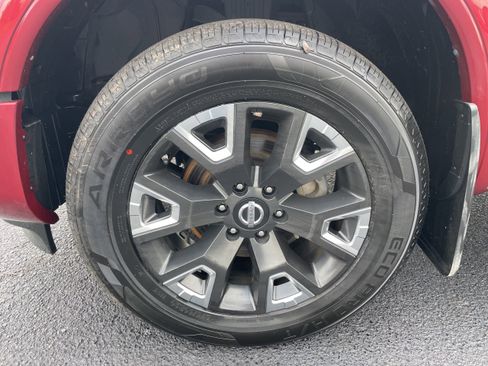 Used 2022 Nissan Titan Platinum Reserve w/ Moonroof Package image 10