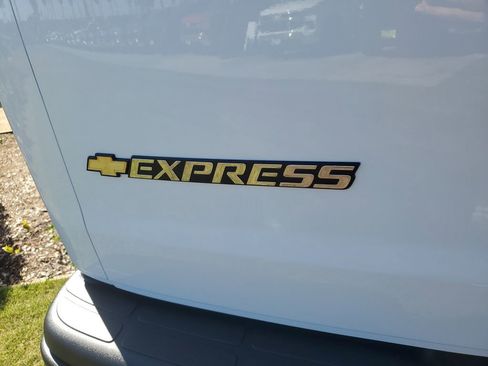 New 2025 Chevrolet Express 2500 w/ Driver Convenience Package image 7