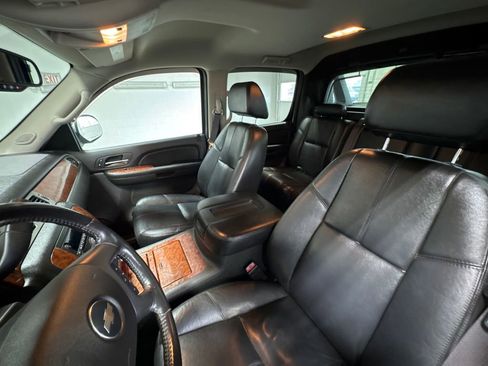 Used 2007 Chevrolet Avalanche LTZ w/ LTZ Preferred Equipment Group image 16