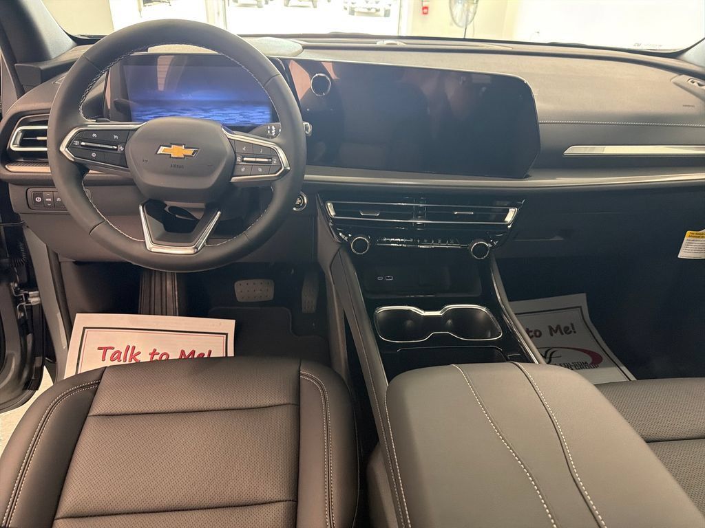 New 2027 Chevrolet Traverse LT FWD image 16