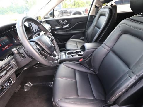 Used 2024 Lincoln Corsair FWD image 2