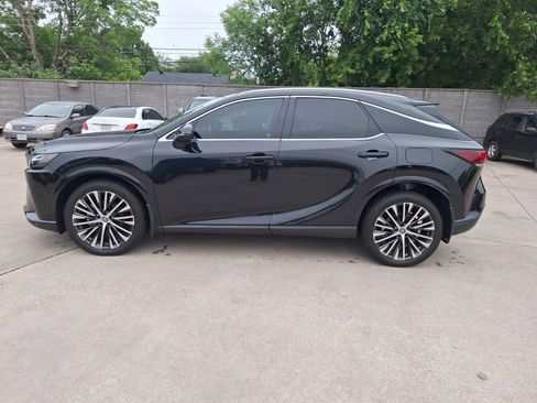 Used 2024 Lexus RX 350 w/ Convenience Package AWD/4WD image 3