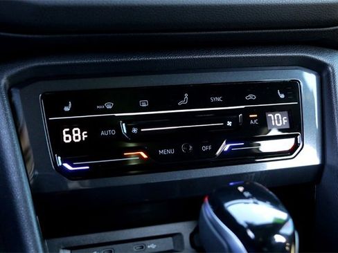 Used 2023 Volkswagen Tiguan SE R-Line image 18