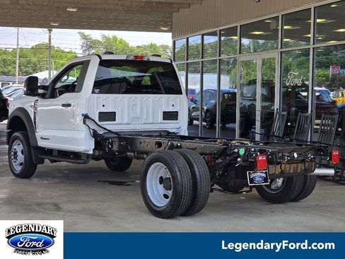 New 2025 Ford F550 4x4 Regular Cab Super Duty image 2