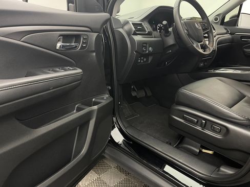 Used 2025 Honda Ridgeline RTL image 14
