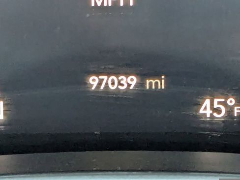 Used 2022 Chrysler Pacifica Touring-L image 30