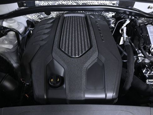Certified 2026 Porsche Macan AWD/4WD image 27