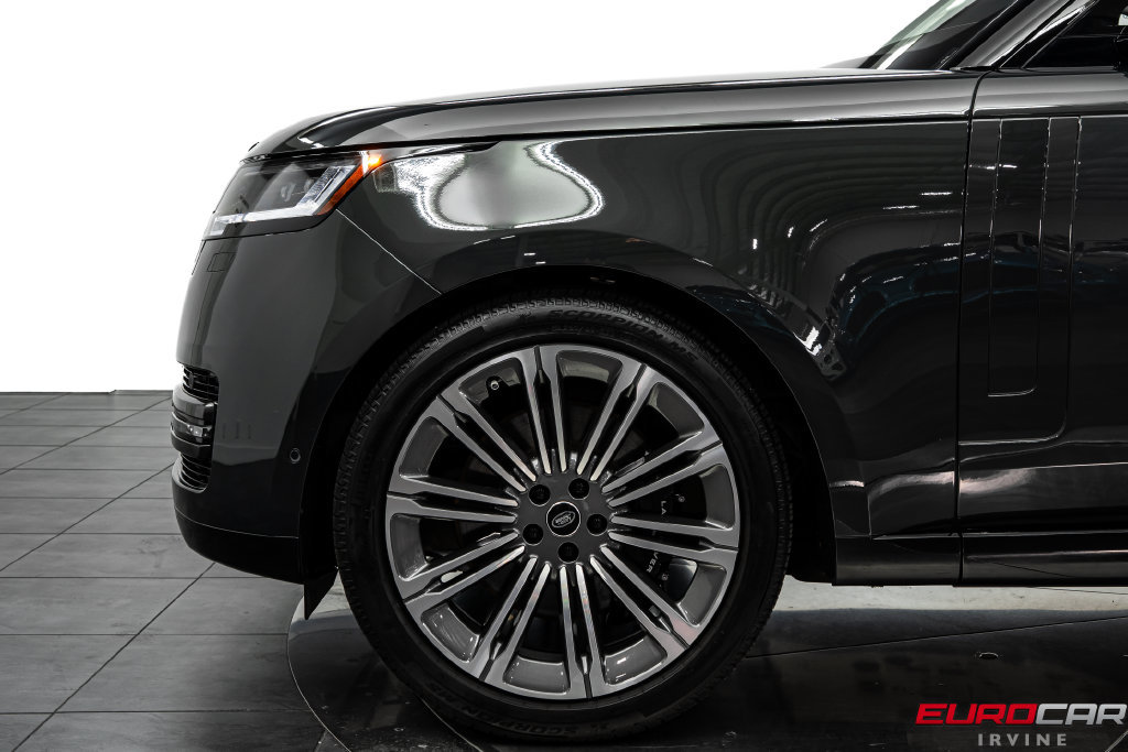 Used 2025 Land Rover Range Rover Long Wheelbase SE AWD/4WD image 13