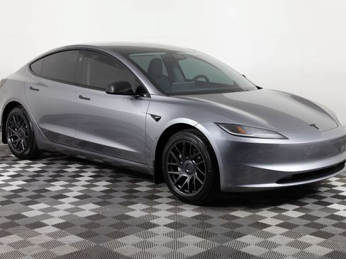 Used 2025 Tesla Model 3 RWD image 10