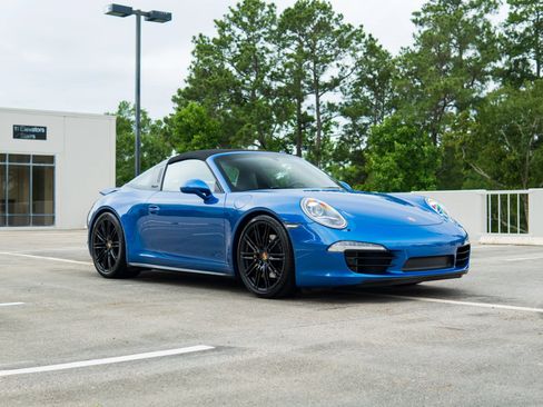 Used 2015 Porsche 911 Targa 4S w/ Sport Chrono Package AWD/4WD image 12
