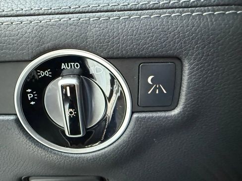 Used 2015 Mercedes-Benz SL 550 image 35