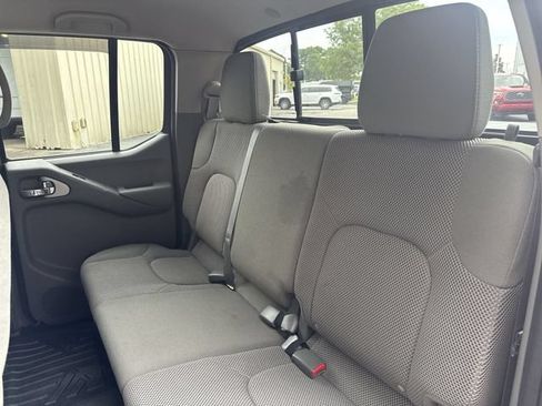 Used 2020 Nissan Frontier SV AWD/4WD image 14