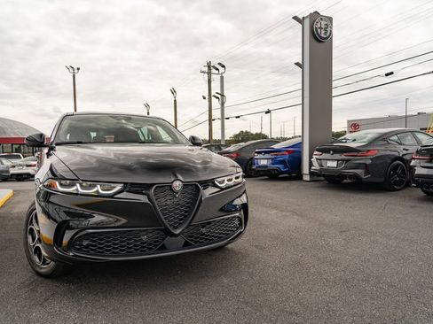 New 2025 Alfa Romeo Tonale w/ Premium Package image 11