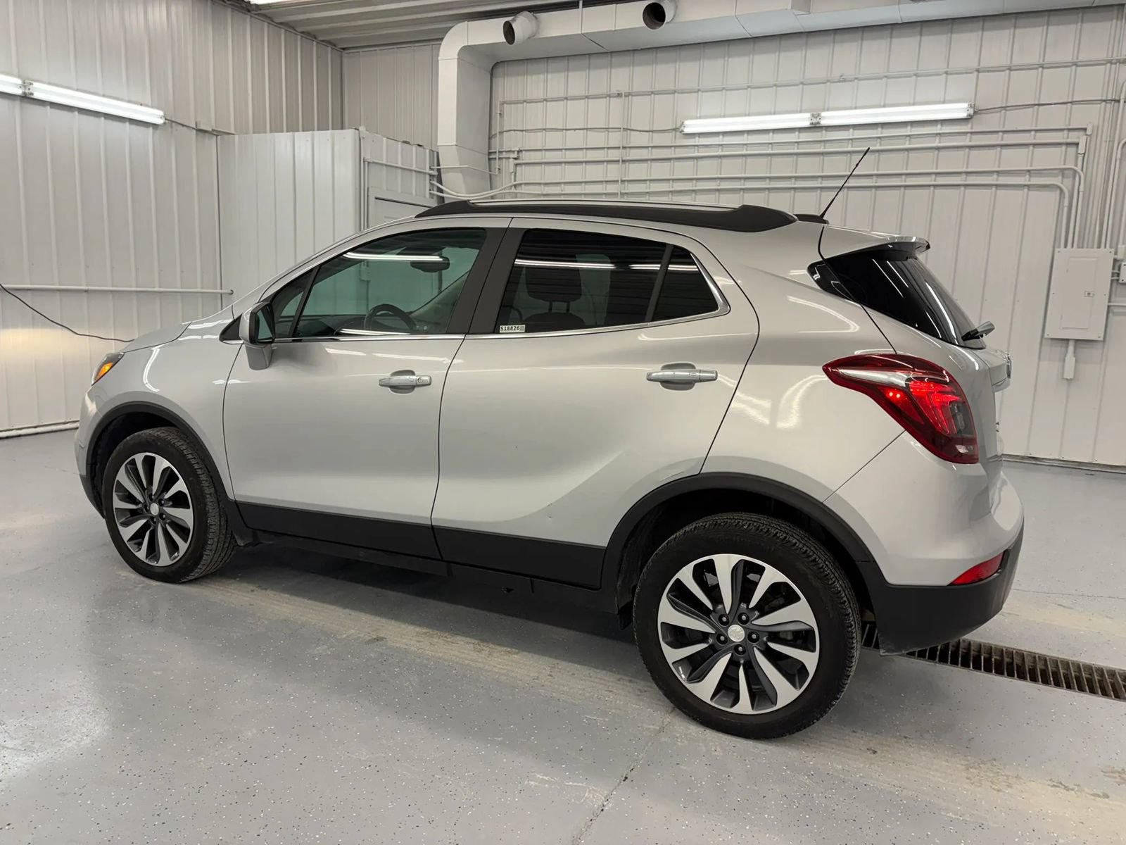 Used 2022 Buick Encore Preferred AWD/4WD image 7