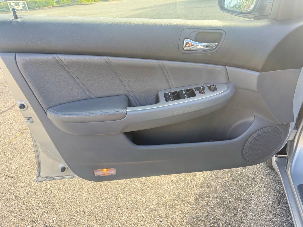 Used 2005 Honda Accord Hybrid Sedan image 49
