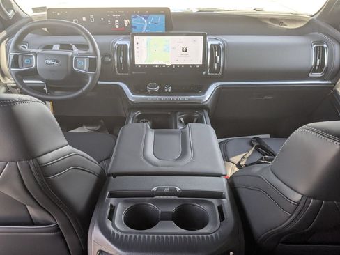New 2026 Ford Expedition Platinum w/ Stealth Appearance Package AWD/4WD image 32