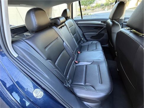 Used 2017 Volkswagen Golf Alltrack S image 42