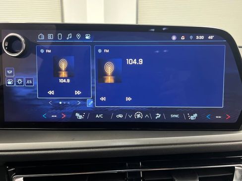 Used 2024 Chevrolet Traverse LT image 61