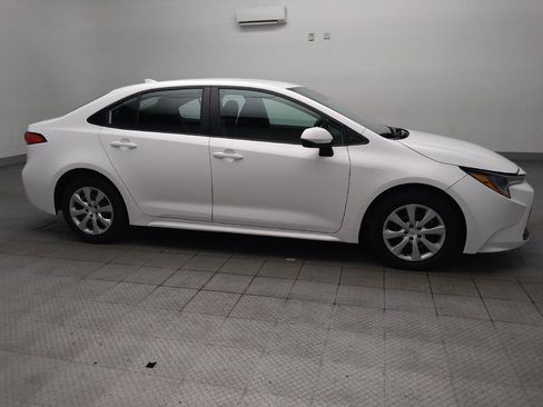 Used 2025 Toyota Corolla LE FWD image 11
