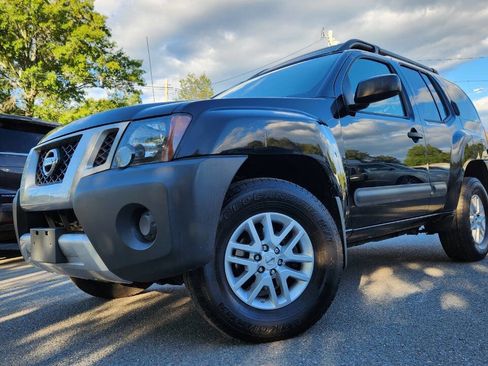 Used 2014 Nissan Xterra S image 2