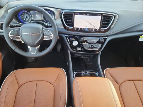 New 2026 Chrysler Pacifica Pinnacle w/ Trailer Tow Group image 28