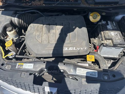 Used 2018 Dodge Grand Caravan GT FWD image 18