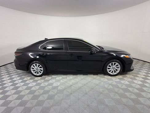 Used 2023 Toyota Camry LE FWD image 4