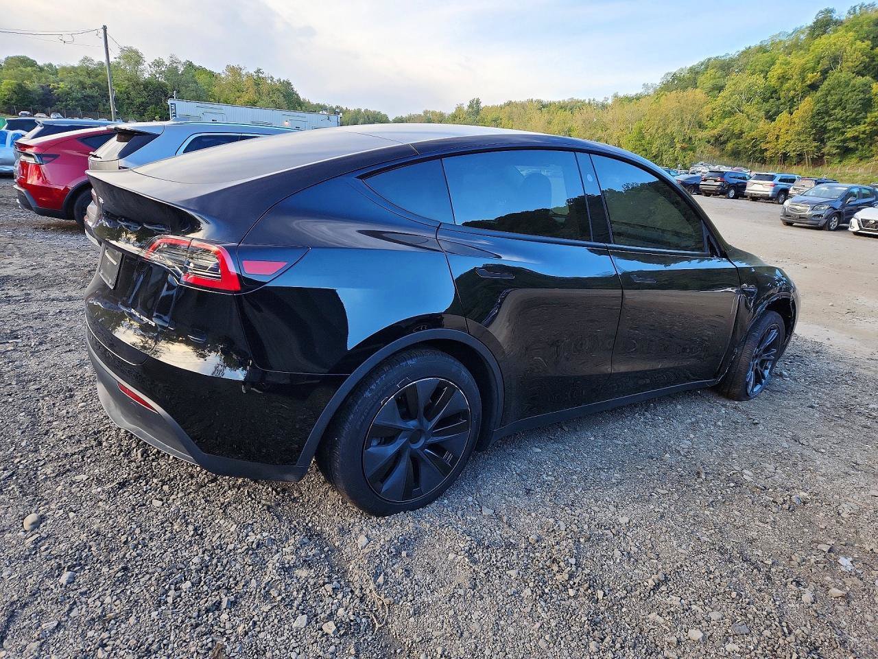 Used 2025 Tesla Model Y Long Range AWD/4WD image 5