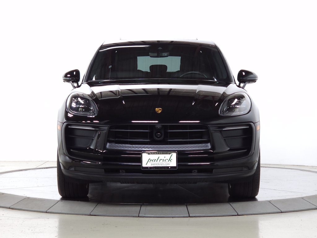 Used 2024 Porsche Macan AWD/4WD image 12