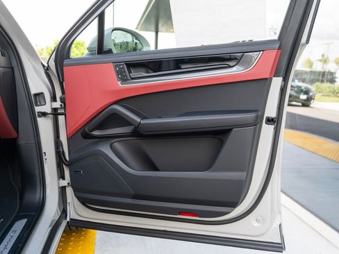 New 2026 Porsche Cayenne S AWD/4WD image 32