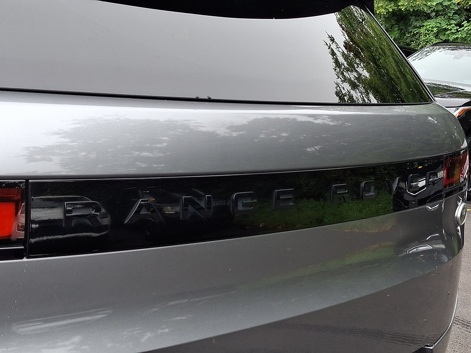 Used 2023 Land Rover Range Rover Sport SE AWD/4WD image 29