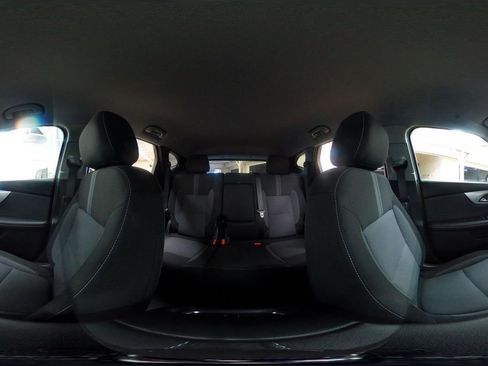 Used 2025 Chevrolet Blazer LT FWD image 43