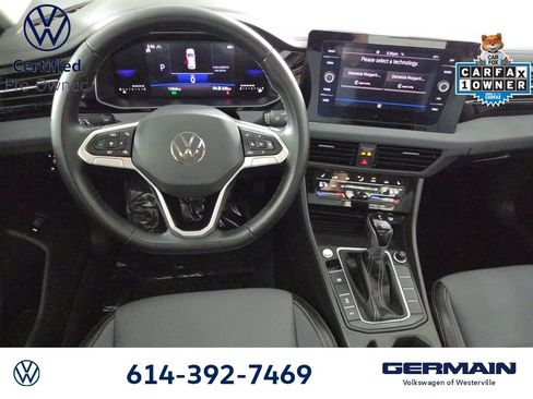 Certified 2025 Volkswagen Jetta SE w/ Sunroof Package FWD image 14