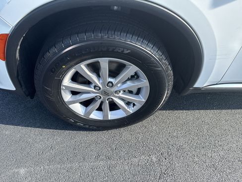 Used 2024 Dodge Durango SXT image 9